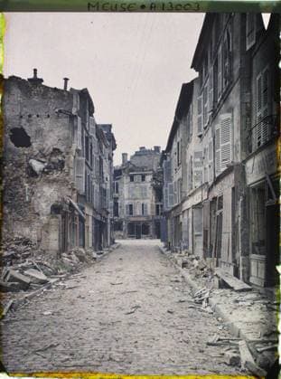 RECORD DATE NOT STATED Verdun , France , 1917 - North of France, Belgium - Paul Castelnau (photographic section of the armies) - (September 1-5) (French - ï»¿Verdun , France). Ruins, front, bombing, street , neighborhood, rubble, First World War, Habitat , Architecture, France, Verdun, rue Rouyers Copyright: xpiemagsx AKahnlpie020223-21123 !ACHTUNG AUFNAHMEDATUM GESCHÄTZT!
