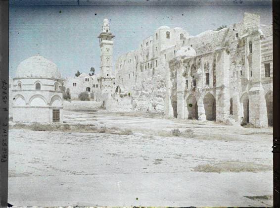 RECORD DATE NOT STATED Jerusalem, Palestine Dome of Soliman and the rampart of the esplanade , 1918 - Near East, Egypt, Palestine, Cyprus - Paul Castelnau (photographic section of the armies) - (January 9 -October 6) (French - ï»¿JÃ rusalem , Palestine DÃ me de Soliman et rempart de l esplanade). Archaeological vestige, Islam, minaret, antiquity, dome , dome, rampart, religious architecture, Habitat , Architecture , Religion , Art, Palestine, Jerusalem, in Haram Esch SchÃ rif, northern esplanade Copyright: xpiemagsx AKahnlpie020223-287 !ACHTUNG AUFNAHMEDATUM GESCHÄTZT!