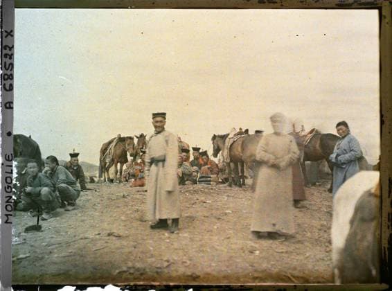 RECORD DATE NOT STATED Ourga, Mongolia Mongolian on the market square , 1913 - Mongolia - StÃ phane Passet - (July 6-25) (French - ï»¿Ourga , Mongolie Mongols sur la place du marchÃ ). Horse, woman, costume, crowd, exists in high definition, family, place, man, army, Human beings, clothing, HD, society Copyright: xpiemagsx AKahnlpie020223-1663 !ACHTUNG AUFNAHMEDATUM GESCHÄTZT!