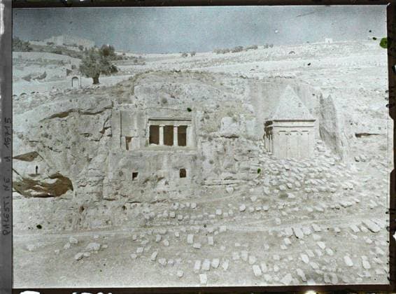 RECORD DATE NOT STATED Is from Jerusalem, Palestine Tombings of Zacharia and Jacques , 1918 - Near East, Egypt, Palestine, Cyprus - Paul Castelnau (photographic section of the armies) - (January 9 -October 6) (French - ï»¿Est de JÃ rusalem , Palestine Tombeaux de Zacharie et de Jacques). Mount , Mountain, tomb, cemetery, Judaism, archaeological vestige, funeral architecture, antiquity, vegetation , botany, Religion, housing , architecture, art, nature , environment, Palestine, Jerusalem, Josaphat valley: tombs of Zacharie and St Jacques Copyright: xpiemagsx AKahnlpie020223-290 !ACHTUNG AUFNAHMEDATUM GESCHÄTZT!