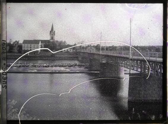 RECORD DATE NOT STATED Between Mora and Leksand, Avesta, Sweden seen from Avesta and his church , 1910 - Voyage of Albert Kahn and Auguste LÃ on in Scandinavia - (August 9 - September 14) (French - ï»¿Entre Mora et Leksand , Avesta , Suede Vue d Avesta et de son Ã glise). Church, civil engineering, bell tower, river, housing, hydrography, bridge, man, Habitat , architecture, nature , environment, human beings, Mora road in Leksand Copyright: xpiemagsx AKahnlpie020223-5274 !ACHTUNG AUFNAHMEDATUM GESCHÄTZT!