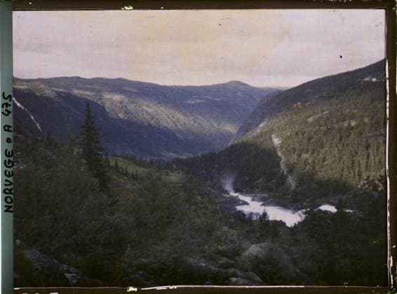 RECORD DATE NOT STATED Rjukan, Norway Panorama de la VallÃ e , 1910 - Voyage of Albert Kahn and Auguste LÃ on in Scandinavia - (August 9 - September 14) (French - ï»¿Rjukan , Norvege Panorama de la vallÃ e). Landscape, mont , mountain, conifer, valley, forest , wood, watercourses, hydrography, Nature , Environment, Rjukan, Rjukan (Telemarken) Province de Telemarken Copyright: xpiemagsx AKahnlpie020223-15979 !ACHTUNG AUFNAHMEDATUM GESCHÄTZT!