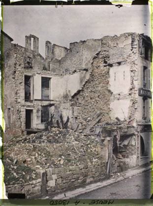 RECORD DATE NOT STATED Verdun , France , 1917 - North of France, Belgium - Paul Castelnau (photographic section of the armies) - (September 1-5) (French - ï»¿Verdun , France). Commercial registration, ruins, front, bombardment, rubble, Registration , Information, First World War, France , Verdun , Rue Mazel Copyright: xpiemagsx AKahnlpie020223-21170 !ACHTUNG AUFNAHMEDATUM GESCHÄTZT!