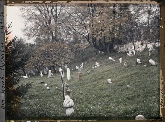 RECORD DATE NOT STATED Sarajevo, Bosnia and Herzegovina Ancient Muslim cemetery , 1912 - Balkans, Italy - Jean Brunhes and Auguste LÃ on - (October 13 - 27) (French - ï»¿Sarajevo , Bosnie-HerzÃ govine Ancien cimetiere musulman). Cemetery, funeral architecture, Islam, religious architecture, Habitat , Architecture , Religion, Bosnia, Sarajevo, former Muslim cemetery Copyright: xpiemagsx AKahnlpie020223-6365 !ACHTUNG AUFNAHMEDATUM GESCHÄTZT!