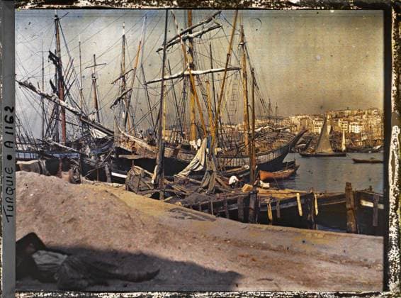 RECORD DATE NOT STATED Constantinople (current Istanbul), Turkey moored boats, on the right bank south of the golden horn , 1912 - Turkey - StÃ phane Passet - (September) (French - ï»¿Constantinople ( actuelle Istanbul ) , Turquie Bateaux amarrÃ s , sur la rive droite au sud de la Corne d Or). River, civil engineering, exists in high definition, boat, port, sailboat, river transport , lake, Habitat , Architecture , HD , Transport, Turkey, Stamboul, the port Copyright: xpiemagsx AKahnlpie020223-4943 !ACHTUNG AUFNAHMEDATUM GESCHÄTZT!