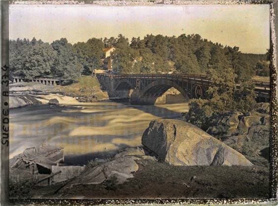 RECORD DATE NOT STATED Alvkarleby, Sweden the Charles XIII bridge seen from the southern shore of the Dalälven , 1910 - Voyage of Albert Kahn and Auguste LÃ on in Scandinavia - (August 9 - September 14) (French - ï»¿Alvkarleby , Suede Le pont Charles XIII vue de la rive sud du Dalälven). Civil engineering, river, fishing , sea trades, hydrography, bridge, Habitat , architecture, economic activity, nature , environment, Elfkarleo , Elfkarleo Copyright: xpiemagsx AKahnlpie020223-5137 !ACHTUNG AUFNAHMEDATUM GESCHÄTZT!