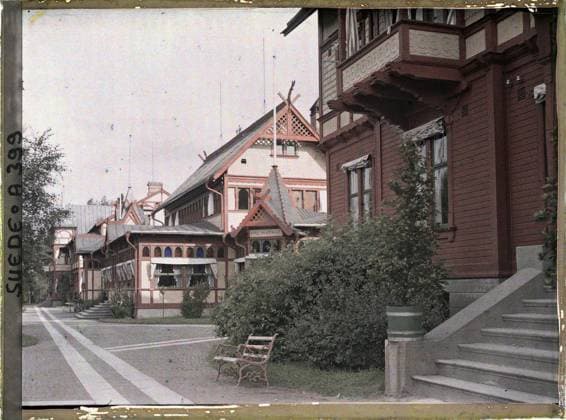 RECORD DATE NOT STATED Rättvik, Suede Quartier D habitations , 1910 - Voyage of Albert Kahn and Auguste LÃ on in Scandinavia - (August 9 - September 14) (French - ï»¿Rättvik , Suede Quartier d habitations). Public civil architecture, home, bench, street , neighborhood, Habitat , Architecture, Rattwik, the Turist hotel Copyright: xpiemagsx AKahnlpie020223-5170 !ACHTUNG AUFNAHMEDATUM GESCHÄTZT!