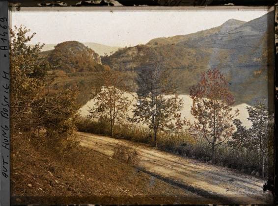 RECORD DATE NOT STATED Jajce, Bosnia and Herzegovina right bank of the pliva , 1912 - Balkans, Italy - Jean Brunhes and Auguste LÃ on - (October 13 - 27) (French - ï»¿Jajce , Bosnie-HerzÃ govine Rive droite de la Pliva). Landscape, road, river, lake , pond, hydrography, Nature , Environment, Bosnia, Jajce, right bank of the pliva Copyright: xpiemagsx AKahnlpie020223-6317 !ACHTUNG AUFNAHMEDATUM GESCHÄTZT!