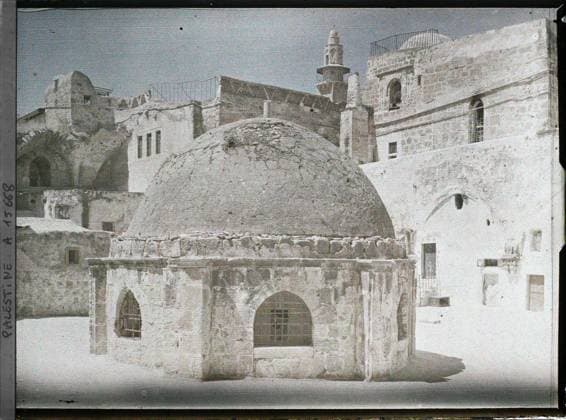 RECORD DATE NOT STATED Jerusalem, Palestine dome of the holy HÃ lene church , 1918 - Near East, Egypt, Palestine, Cyprus - Paul Castelnau (photographic section of the armies) - (January 9 -October 6) (French - ï»¿JÃ rusalem , Palestine Coupole de l Eglise Sainte HÃ lene). Church, Christianity, Terrace, Coupole , Dome, Religious Architecture, Religion , Habitat , Architecture, Palestine, Jerusalem, dome of the Ste HÃ lene church Copyright: xpiemagsx AKahnlpie020223-264 !ACHTUNG AUFNAHMEDATUM GESCHÄTZT!