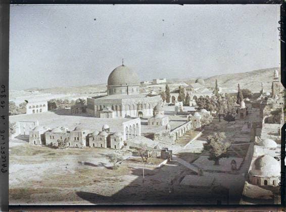 RECORD DATE NOT STATED Jerusalem, Palestine seen on haram el sheriff , 1918 - Near East, Egypt, Palestine, Cyprus - Paul Castelnau (photographic section of the armies) - (January 9 -October 6) (French - ï»¿JÃ rusalem , Palestine Vue sur le Haram El ShÃ rif). Islam, portico, mosque, agglomeration panorama, religious architecture, Religion , Habitat , Architecture, Palestine, Jerusalem, Jerusalem, Haram Esch SchÃ rif Copyright: xpiemagsx AKahnlpie020223-346 !ACHTUNG AUFNAHMEDATUM GESCHÄTZT!