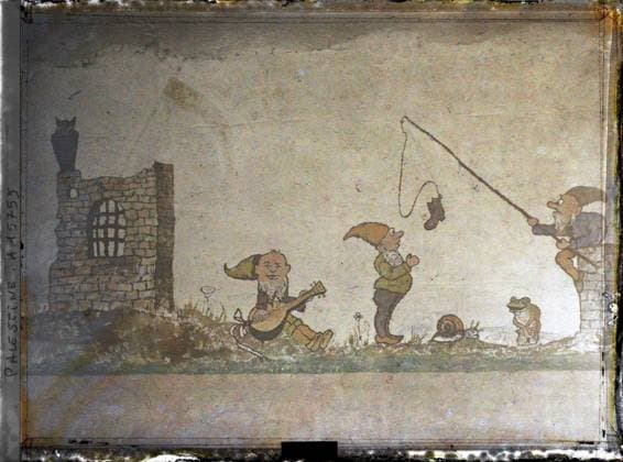 RECORD DATE NOT STATED Bethlehem, Palestine Fresco humorous on a wall of the cellar of the School of the Salle (or Brothers of the Christian Schools) , 1918 - Near East, Egypt, Palestine, Cyprus - Paul Castelnau (photographic section of the armies) - (January 9 -October 6) (French - ï»¿BethlÃ em , Palestine Fresque humoristique sur un mur du cellier de l Ecole de la Salle ( ou Freres des Ecoles chrÃ tiennes )). Foreign presence, painting, army, International relations, art, society, Palestine, Bethlehem, German frescoes on the Cillier wall (?) Transformed into messages of officers, brothers of the Christian Schools Copyright: xpiemagsx AKahnlpie020223-4187 !ACHTUNG AUFNAHMEDATUM GESCHÄTZT!