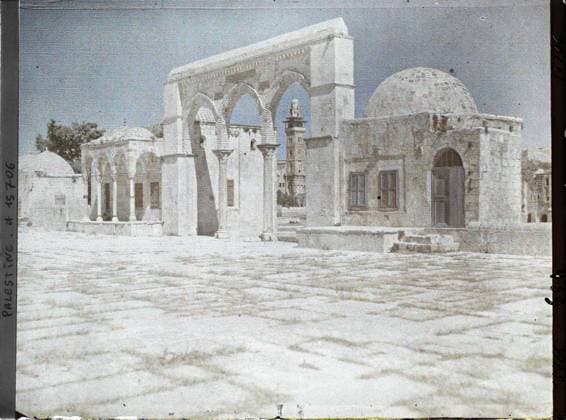 RECORD DATE NOT STATED Jerusalem, Palestine northwest portico of haram el sheld , 1918 - Near East, Egypt, Palestine, Cyprus - Paul Castelnau (photographic section of the armies) - (January 9 -October 6) (French - ï»¿JÃ rusalem , Palestine Portique nord-ouest du Haram el Sherif). Islam, minaret, portico, column, muqarnas, arc , arcade , arceau, religious architecture, Religion , Habitat , Architecture, Palestine, Jerusalem, in Haram Esch SchÃ rif, northern gantry Copyright: xpiemagsx AKahnlpie020223-288 !ACHTUNG AUFNAHMEDATUM GESCHÄTZT!