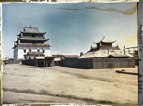 RECORD DATE NOT STATED Ourga, Mongolia Le Temple Megjid Janraiseg and the Güngaachoilin faculty, Gandan monastery , 1913 - Mongolia - StÃ phane Passet - (July 6-25) (French - ï»¿Ourga , Mongolie Le temple Megjid janraiseg et la facultÃ Güngaachoilin , monastere de Gandan). Buddhism, temple, Buddhism of Tibetan rite, bonzerie, fence, exists in high definition, monastery, religious architecture, man, Religion, HD, Habitat , Architecture, Human Starries, Chine Copyright: xpiemagsx AKahnlpie020223-1611 !ACHTUNG AUFNAHMEDATUM GESCHÄTZT!
