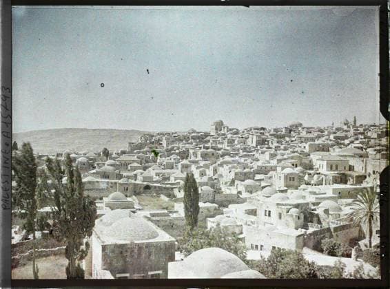 RECORD DATE NOT STATED Jerusalem, Palestine View of the city taken from the Ladies Convent of Sion , 1918 - Near East, Egypt, Palestine, Cyprus - Paul Castelnau (photographic section of the armies) - (January 9 -October 6) (French - ï»¿JÃ rusalem , Palestine Vue de la ville prise du couvent des Dames de Sion). Agglomeration panorama, Habitat , Architecture, Palestine, Jerusalem, panorama of Jerusalem (taken from the convent of the Ladies of Sion) Copyright: xpiemagsx AKahnlpie020223-332 !ACHTUNG AUFNAHMEDATUM GESCHÄTZT!