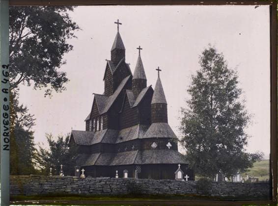 RECORD DATE NOT STATED Heddal, near Notodden, Norway Standing Wooden Church, or Stavkirke, with its cemetery , 1910 - Voyage of Albert Kahn and Auguste LÃ on in Scandinavia - (August 9 - September 14) (French - ï»¿Heddal , pres de Notodden , Norvege Eglise en bois debout , ou stavkirke , avec son cimetiere). Church, Christianity, Middle Ages, religious architecture, Religion , Art , Habitat , Architecture, Pres de notodden, vieille eglise eglise de hitterdal Copyright: xpiemagsx AKahnlpie020223-15971 !ACHTUNG AUFNAHMEDATUM GESCHÄTZT!