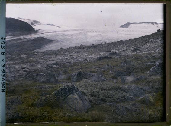 RECORD DATE NOT STATED Fine, Norway Eboulis near the Hardangerjökulen glacier , 1910 - Voyage of Albert Kahn and Auguste LÃ on in Scandinavia - (August 9 - September 14) (French - ï»¿Finse , Norvege Eboulis pres du glacier Hardangerjökulen). Landscape, mont , mountain, snow, exists in high definition, ice , glacier, vegetation , botany, Nature , Environment, HD, Finnish, Finse Copyright: xpiemagsx AKahnlpie020223-15530 !ACHTUNG AUFNAHMEDATUM GESCHÄTZT!