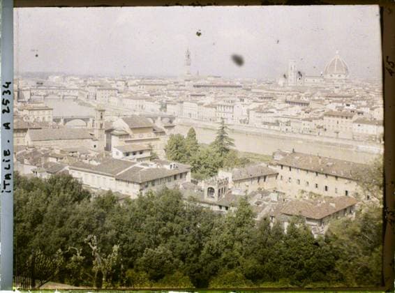 RECORD DATE NOT STATED Florence, Italy Panorama taken from Place Michel-Ange , 1913 - Balkans, Italy - Jean Brunhes and Auguste LÃ on - (September - October 23) (French - ï»¿Florence , Italie Panorama pris depuis la place Michel-Ange). Church, river, Christianity, dome , dome, park , garden, agglomeration panorama, religious architecture, Religion , Habitat , Architecture, Italy, Florence, another panorama taken a little further and the lower terrace Copyright: xpiemagsx AKahnlpie020223-15922 !ACHTUNG AUFNAHMEDATUM GESCHÄTZT!