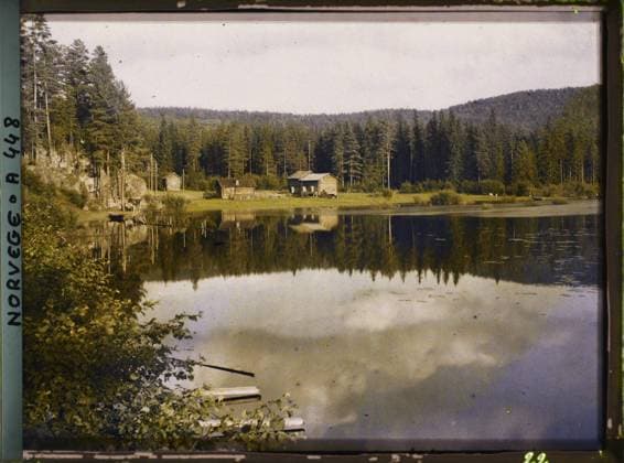 RECORD DATE NOT STATED Elgsjo, Norway Le Lac , 1910 - Voyage of Albert Kahn and Auguste LÃ on in Scandinavia - (August 9 - September 14) (French - ï»¿Elgsjo , Norvege Le lac). Landscape, conifer, forest , wood, exists in high definition, lake , pond, rural architecture, Nature , Environment, HD, Habitat , Architecture, Route de Kongsberg Ã Notodden Copyright: xpiemagsx AKahnlpie020223-15954 !ACHTUNG AUFNAHMEDATUM GESCHÄTZT!