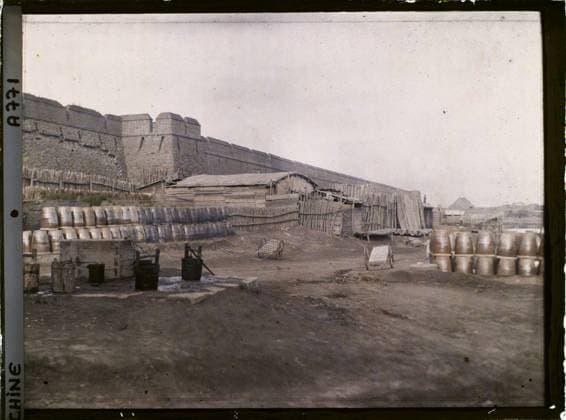 RECORD DATE NOT STATED Moukden, China Biancheng ( outdoor city ) , 1912 - China - StÃ phane Passet (French - ï»¿Moukden , Chine Biancheng ( Â« ville ExtÃ rieure Â» )). Factory , workshop, wells, cart, crafts, domestic object, ceramics, fortified architecture, fortifications, rampart, Habitat , architecture, economic activity, daily life, China, Moukden, the wall Copyright: xpiemagsx AKahnlpie020223-18064 !ACHTUNG AUFNAHMEDATUM GESCHÄTZT!