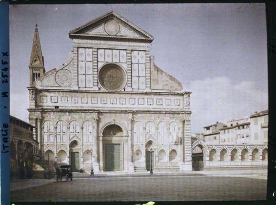 RECORD DATE NOT STATED Florence, Italy Basilica Santa Maria Novella , 1913 - Balkans, Italy - Jean Brunhes and Auguste LÃ on - (September - October 23) (French - ï»¿Florence , Italie Basilique Santa Maria Novella). Animal transport, Church, cemetery, Christianity, Cales, Arc , Arcade , Arceau, Religious Architecture, Transport , Religion , Habitat , Architecture, Italy, Florence, Santa Maria Novella facade, a lady at the bottom, near the car Copyright: xpiemagsx AKahnlpie020223-15936 !ACHTUNG AUFNAHMEDATUM GESCHÄTZT!