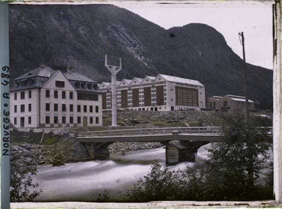 RECORD DATE NOT STATED Rjukan, Norway the hydroelectric factory , 1910 - Voyage of Albert Kahn and Auguste LÃ on in Scandinavia - (August 9 - September 14) (French - ï»¿Rjukan , Norvege L usine hydro-Ã lectrique). Factory , workshop, civil engineering, exists in high definition, river, industry, bridge, Habitat , architecture, HD, economic activity, Saaheim , Usine Copyright: xpiemagsx AKahnlpie020223-15997 !ACHTUNG AUFNAHMEDATUM GESCHÄTZT!