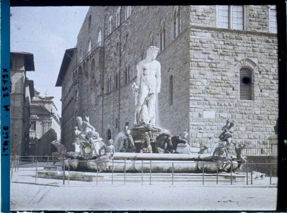 RECORD DATE NOT STATED Florence, Italy Fontaine de Neptune , 1913 - Balkans, Italy - Jean Brunhes and Auguste LÃ on - (September - October 23) (French - ï»¿Florence , Italie Fontaine de Neptune). Statue, sculpture, public civil architecture, legend , myth, fountain, place, renaissance, palace , castle, Art , Habitat , Architecture, Italie, Florence, Piazza delle Signoria, Le Neptune et la Fontaine Copyright: xpiemagsx AKahnlpie020223-15908 !ACHTUNG AUFNAHMEDATUM GESCHÄTZT!