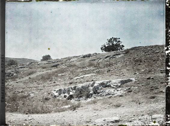 RECORD DATE NOT STATED South of Jerusalem, Palestine Haceldama (blood field) in the Hinnom valley , 1918 - Near East, Egypt, Palestine, Cyprus - Paul Castelnau (photographic section of the armies) - (January 9 -October 6) (French - ï»¿Sud de JÃ rusalem , Palestine Haceldama ( champ du sang ) dans la vallÃ e de Hinnom). Landscape, Judaism, legend , myth, vegetation , botany, Nature , Environment, Religion, Art, Palestine, sending Jerusalem, surroundings of Jerusalem. Haceldana or the blood field Copyright: xpiemagsx AKahnlpie020223-5097 !ACHTUNG AUFNAHMEDATUM GESCHÄTZT!