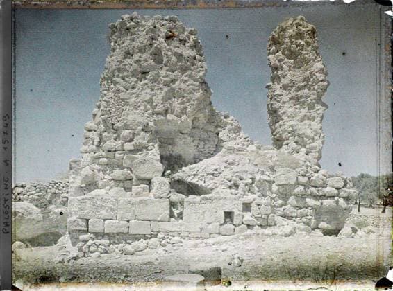 RECORD DATE NOT STATED East of Jerusalem, Palestine Maison ApezÃ e de Simon the leper in Bethany , 1918 - Near East, Egypt, Palestine, Cyprus - Paul Castelnau (photographic section of the armies) - (January 9 -October 6) (French - ï»¿Est de JÃ rusalem , Palestine Maison prÃ sumÃ e de Simon le LÃ preux Ã BÃ thanie). Christianity, archaeological vestige, housing, antiquity, Religion , Habitat , Architecture , Art, Palestine, Jerusalem, Bethany. Ruins of Simon s leper s house Copyright: xpiemagsx AKahnlpie020223-5102 !ACHTUNG AUFNAHMEDATUM GESCHÄTZT!