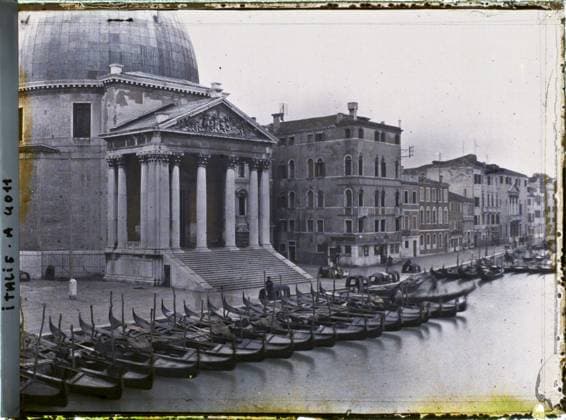 RECORD DATE NOT STATED Venise, Italie Eglise San Simeon Piccolo , 1912 - Balkans, Italy - Jean Brunhes and Auguste LÃ on - (October 13 - 27) (French - ï»¿Venise , Italie Eglise San Simeon Piccolo). Canal, Church, Christianity, civil engineering, boat, column, maritime transport, dome , dome, river transport , lake, religious architecture, Religion , Habitat , Architecture , Transport, Italy, Venice Copyright: xpiemagsx AKahnlpie020223-15742 !ACHTUNG AUFNAHMEDATUM GESCHÄTZT!