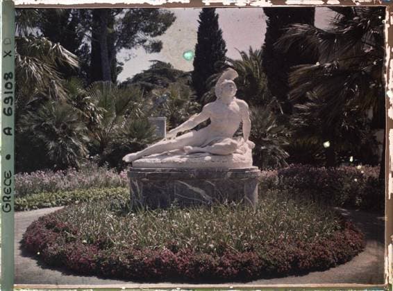 RECORD DATE NOT STATED Corfu, Greece the Achilles - In the Park, a statue , 1913 - Balkans, Italy - Jean Brunhes and Auguste LÃ on - (September - October 23) (French - ï»¿Corfou , Grece L Achilleion - Dans le Parc , une statue). Statue, palm , palm grove, sculpture, legend , myth, flower, villa, park , garden, flowerbed, palace , castle, vegetation , botany, man, Art, housing , architecture, nature , environment, human beings Copyright: xpiemagsx AKahnlpie020223-2862 !ACHTUNG AUFNAHMEDATUM GESCHÄTZT!