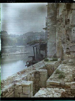 RECORD DATE NOT STATED Verdun , France , 1917 - North of France, Belgium - Paul Castelnau (photographic section of the armies) - (September 1-5) (French - ï»¿Verdun , France). River, ruins, front, bombardment, fortifications, rubble, First World War, France, Verdun, defenses on the edge of the Meuse Copyright: xpiemagsx AKahnlpie020223-21130 !ACHTUNG AUFNAHMEDATUM GESCHÄTZT!