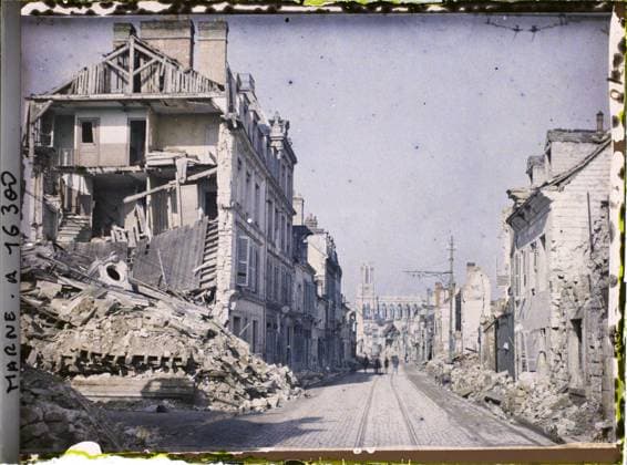 RECORD DATE NOT STATED Reims , Marne , Champagne , France , 1919 - Devastated regions, Marne, Aisne - Paul Castelnau - (February -March) (French - ï»¿Reims , Marne , Champagne , France). Church, bell tower, home, ruins, bombing, street , neighborhood, rubble, post-war period, Habitat , Architecture, First World War, France, Reims, rue Gambetta Copyright: xpiemagsx AKahnlpie020223-19605 !ACHTUNG AUFNAHMEDATUM GESCHÄTZT!