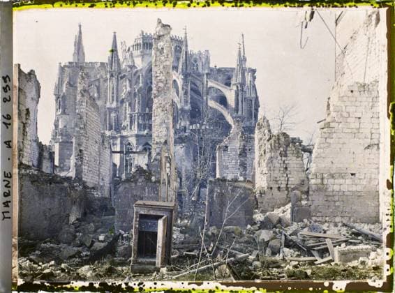 RECORD DATE NOT STATED Reims , Marne , Champagne , France , 1919 - Devastated regions, Marne, Aisne - Paul Castelnau - (February -March) (French - ï»¿Reims , Marne , Champagne , France). Church, furniture, ruins, bombing, medium age, rubble, post-war, religious architecture, Habitat , Architecture, First World War, Art, France, Reims, view of the cathedral Copyright: xpiemagsx AKahnlpie020223-19603 !ACHTUNG AUFNAHMEDATUM GESCHÄTZT!