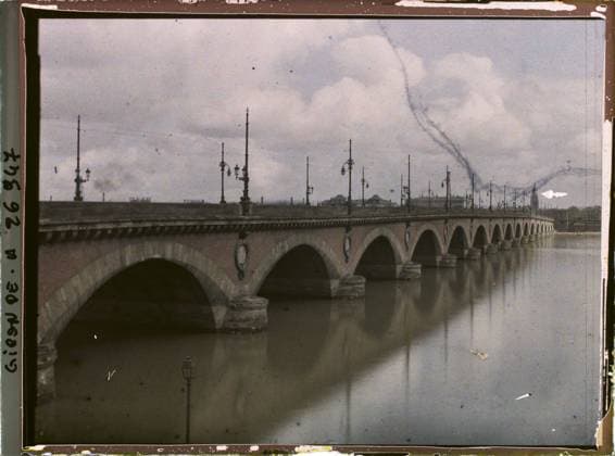 RECORD DATE NOT STATED Bordeaux, France Le Pont de Pierre , 1920-1921 - Charente, Gironde, Basse -PyrÃ nÃ es, Hautes PyrÃ nÃ es - Fernand Cuville (French - ï»¿Bordeaux , France Le pont de pierre). Floor , RÃ verbere, river, civil engineering, bridge, Habitat , Architecture, France, Bordeaux, Pont de Pierre Copyright: xpiemagsx AKahnlpie020223-21853 !ACHTUNG AUFNAHMEDATUM GESCHÄTZT!