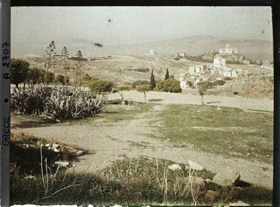 RECORD DATE NOT STATED Athens, Greece Panorama towards the hill of Nymphs (83 m) supporting the observatory , 1913 - Balkans, Italy - Jean Brunhes and Auguste LÃ on - (September - October 23) (French - ï»¿Athenes , Grece Panorama vers la Colline des Nymphes ( 83 m ) supportant l observatoire). Archaeological vestige, antiquity, agglomeration panorama, Habitat , Architecture , Art, Greece, Athens, view taken to the west on the side of the observatory Copyright: xpiemagsx AKahnlpie020223-4329 !ACHTUNG AUFNAHMEDATUM GESCHÄTZT!