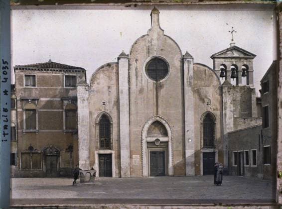 RECORD DATE NOT STATED Venise, Italie Eglise San Giovanni Battista in Bragora , 1912 - Balkans, Italy - Jean Brunhes and Auguste LÃ on - (October 13 - 27) (French - ï»¿Venise , Italie Eglise San Giovanni Battista in Bragora). Church, woman, well, Christianity, bell tower, child, place, religious architecture, Human beings, religion, housing , architecture, Italy, Venice Copyright: xpiemagsx AKahnlpie020223-16851 !ACHTUNG AUFNAHMEDATUM GESCHÄTZT!