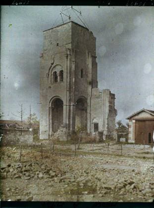 RECORD DATE NOT STATED Verdun , France , 1917 - North of France, Belgium - Paul Castelnau (photographic section of the armies) - (September 1-5) (French - ï»¿Verdun , France). Bell tower, ruins, front, bombardment, rubble, religious architecture, First World War, Habitat , Architecture, Verdun, Citadel district - bell tower Copyright: xpiemagsx AKahnlpie020223-21095 !ACHTUNG AUFNAHMEDATUM GESCHÄTZT!
