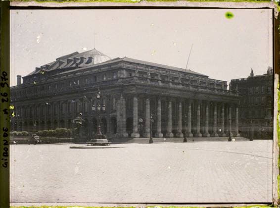 RECORD DATE NOT STATED Bordeaux, France the current Opera (Grand ThÃ Ã¢tre) Place de la ComÃ die , 1920-1921 - Charente, Gironde, Basse -PyrÃ nÃ es, Hautes PyrÃ nÃ es - Fernand Cuville (French - ï»¿Bordeaux , France L actuel OpÃ ra ( Grand ThÃ Ã¢tre ) place de la ComÃ die). Floor , RÃ verbere, statue, spectacle, public civil architecture, portico, column, street , neighborhood, place, theater, Entertainment, Habitat , Architecture, Art, France, Bordeaux, Grand ThÃ Ã¢tre Copyright: xpiemagsx AKahnlpie020223-21878 !ACHTUNG AUFNAHMEDATUM GESCHÄTZT!
