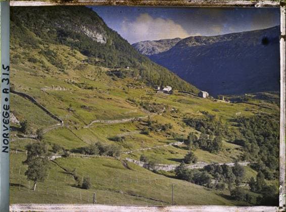 RECORD DATE NOT STATED Stalheim, Norway seen from the village and the valley from the hotel , 1910 - Voyage of Albert Kahn and Auguste LÃ on in Scandinavia - (August 9 - September 14) (French - ï»¿Stalheim , Norvege Vue du village et de la vallÃ e depuis l hÃ tel). Landscape, Mont , Mountain, Agriculture , Breeding, Valley, exists in high definition, rural architecture, Nature , Environment, Economic Activity, HD, Habitat , Architecture, Stalheim, from the hotel Copyright: xpiemagsx AKahnlpie020223-15860 !ACHTUNG AUFNAHMEDATUM GESCHÄTZT!
