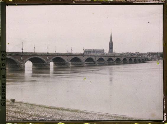 RECORD DATE NOT STATED Bordeaux, France , 1920-1921 - Charente, Gironde, Basse -PyrÃ nÃ es, Hautes PyrÃ nÃ es - Fernand Cuville (French - ï»¿Bordeaux , France). River, civil engineering, bridge, Habitat , Architecture, France, Bordeaux, Pont de Pierre Copyright: xpiemagsx AKahnlpie020223-23398 !ACHTUNG AUFNAHMEDATUM GESCHÄTZT!