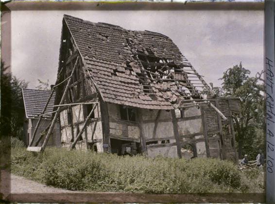 RECORD DATE NOT STATED Eglingen, Haut-Rhin, Alsace, France RuinÃ e Maison , 1917 - Alsace - Paul Castelnau (photographic section of the armies) - (June) (French - ï»¿Eglingen , Haut-Rhin , Alsace , France Maison ruinÃ e). Housing, ruins, forehead, bombing, hairy, dilapidation , insalubrity, half -timbered, Habitat , Architecture, First World War, Ruined house Copyright: xpiemagsx AKahnlpie020223-7328 !ACHTUNG AUFNAHMEDATUM GESCHÄTZT!