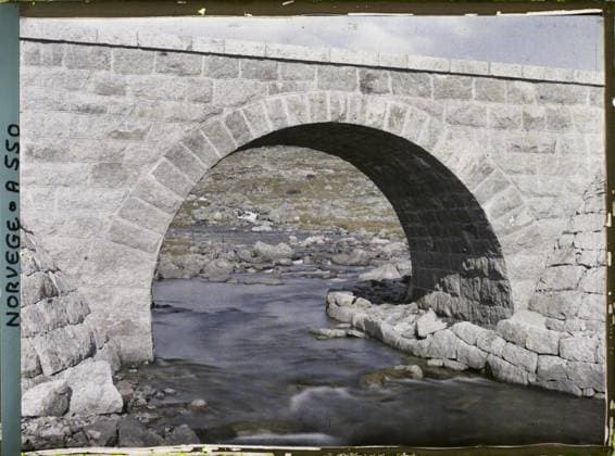 RECORD DATE NOT STATED FINSE, Norway Pont de Pierre de la Voix FerrÃ e? , 1910 - Voyage of Albert Kahn and Auguste LÃ on in Scandinavia - (August 9 - September 14) (French - ï»¿Finse , Norvege Pont de pierre de la voix ferrÃ e?). Civil engineering, rivers, bridge, Habitat , Architecture, Finnish, Finse Copyright: xpiemagsx AKahnlpie020223-15538 !ACHTUNG AUFNAHMEDATUM GESCHÄTZT!