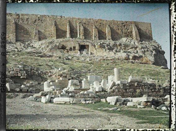 RECORD DATE NOT STATED Athens, Greece vestiges of the rear stage of the Dyonisos Theater. Above, under the southern wall of the Acropolis, the chapel of the Virgin of the Cave , 1913 - Balkans, Italy - Jean Brunhes and Auguste LÃ on - (September - October 23) (French - ï»¿Athenes , Grece Vestiges de l arriere scene du ThÃ Ã¢tre de Dyonisos. Au-dessus , sous le mur sud de l Acropole , la chapelle de la Vierge de la grotte). Christianity, Orthodox Church, Archaeological Vestige, Civil Engineering, Public Civil Architecture, Column, Terrace, Cave, Antiquity, Theater, Religious Architecture, Religion , Habitat , Architecture , Art, Greece, Athens, on the 1st plan, the rear stage of the Dyonisios theater & 2 columns Copyright: xpiemagsx AKahnlpie020223-4372 !ACHTUNG AUFNAHMEDATUM GESCHÄTZT!