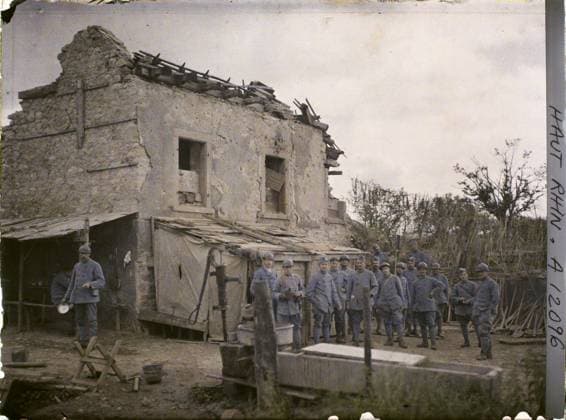 RECORD DATE NOT STATED Eglingen, Haut-Rhin, Alsace, France Post of the Ecluse 26 at the 1st lines , 1917 - Alsace - Paul Castelnau (photographic section of the armies) - (June) (French - ï»¿Eglingen , Haut-Rhin , Alsace , France Poste de l Ecluse 26 aux 1eres lignes). Camouflage, guard station, camp, ruins, front, bombing, hairy, First World War, EGLINGEN, Post of the Lock 26 in the 1st lines Copyright: xpiemagsx AKahnlpie020223-7323 !ACHTUNG AUFNAHMEDATUM GESCHÄTZT!