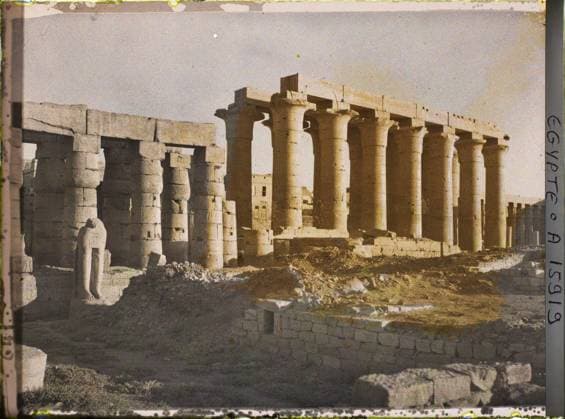 RECORD DATE NOT STATED Louqsor, Egypt, Africa colonnade in the courtyard of Ramses II and colonnade of AmÃ nophis III , 1918 - Near East, Egypt, Palestine, Cyprus - Paul Castelnau (photographic section of the armies) - (January 9 -October 6) (French - ï»¿Louqsor , Egypte , Afrique Colonnade dans la cour de Ramses II et colonnade d AmÃ nophis III). Statue, temple, archaeological vestige, sculpture, column, Egyptian polytheism, Habitat , Architecture , Art , Religion, Egypt, Louqor, colonnade and gantries of Ramses II. Copyright: xpiemagsx AKahnlpie020223-8070 !ACHTUNG AUFNAHMEDATUM GESCHÄTZT!