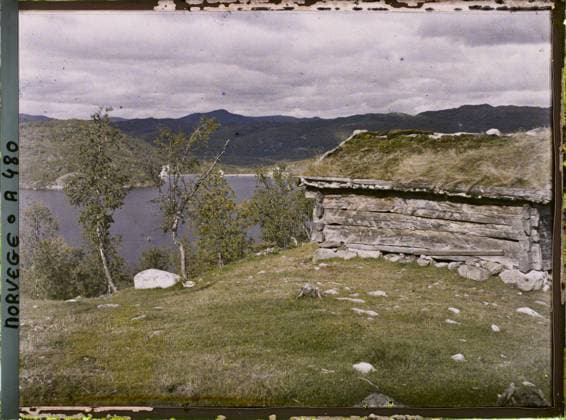 RECORD DATE NOT STATED Near Rjukan, Norway shelter overlooking Lake Mosvati (?) , 1910 - Voyage of Albert Kahn and Auguste LÃ on in Scandinavia - (August 9 - September 14) (French - ï»¿Pres de Rjukan , Norvege Abris surplombant le lac de Mosvati ( ? )). Landscape, forest , wood, hut, exists in high definition, lake , pond, rural architecture, hydrography, Nature , Environment, HD, Habitat , Architecture, They rjukan au lac de mousewife Copyright: xpiemagsx AKahnlpie020223-15988 !ACHTUNG AUFNAHMEDATUM GESCHÄTZT!