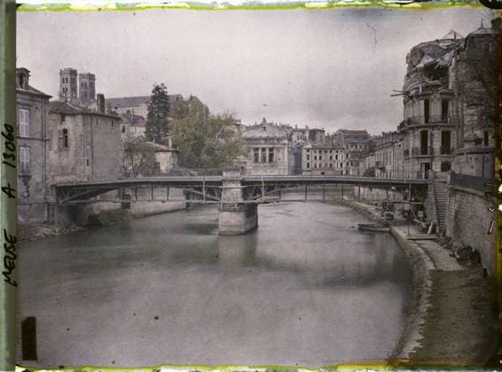RECORD DATE NOT STATED Verdun , France , 1917 - North of France, Belgium - Paul Castelnau (photographic section of the armies) - (September 1-5) (French - ï»¿Verdun , France). River, civil engineering, bell tower, quay, hydrography, ruins, front, theater, bridge, Habitat , architecture, nature , environment, First World War, Art, France, Verdun, La Meuse (near the promenade) Copyright: xpiemagsx AKahnlpie020223-21181 !ACHTUNG AUFNAHMEDATUM GESCHÄTZT!