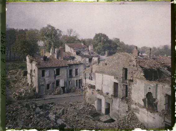 RECORD DATE NOT STATED Verdun , France , 1917 - North of France, Belgium - Paul Castelnau (photographic section of the armies) - (September 1-5) (French - ï»¿Verdun , France). Ruins, front, bombing, street , neighborhood, rubble, First World War, Habitat , Architecture, Verdun, rue Montgault district Copyright: xpiemagsx AKahnlpie020223-21099 !ACHTUNG AUFNAHMEDATUM GESCHÄTZT!