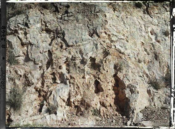RECORD DATE NOT STATED Athens, Greece Wall of Mont Lycabette , 1913 - Balkans, Italy - Jean Brunhes and Auguste LÃ on - (September - October 23) (French - ï»¿Athenes , Grece Paroi du mont Lycabette). Mont , Mountain, exists in high definition, geology, HD , Sciences , Techniques, Greece, Athens, sample of the Lycabette limestone wall Copyright: xpiemagsx AKahnlpie020223-4314 !ACHTUNG AUFNAHMEDATUM GESCHÄTZT!