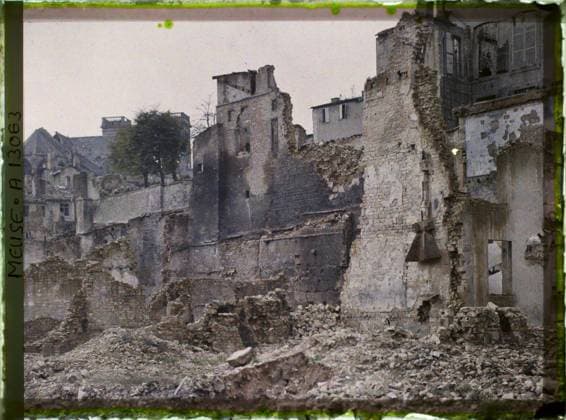 RECORD DATE NOT STATED Verdun , France , 1917 - North of France, Belgium - Paul Castelnau (photographic section of the armies) - (September 1-5) (French - ï»¿Verdun , France). Ruins, front, bombardment, rubble, First World War, France , Verdun , Rue Mazel Copyright: xpiemagsx AKahnlpie020223-21183 !ACHTUNG AUFNAHMEDATUM GESCHÄTZT!